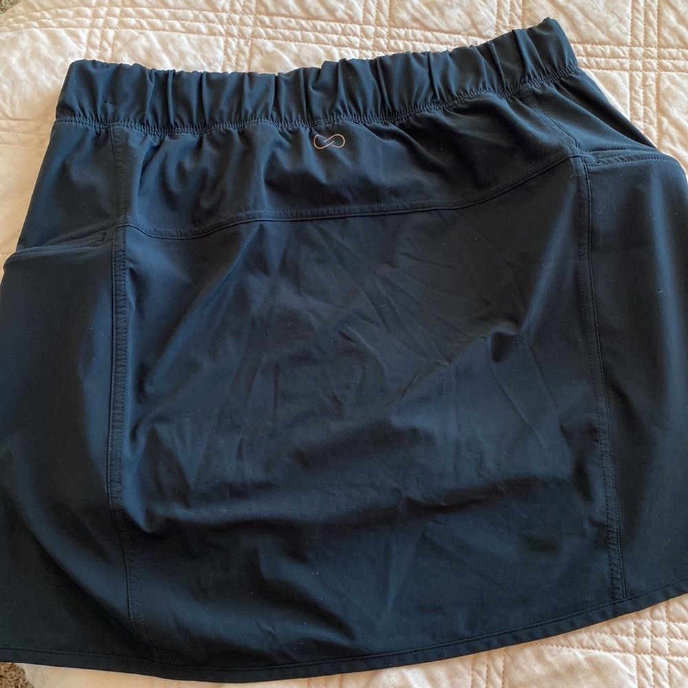 Calia By Carrie Underwood Skort size medium - Picture 4 of 7
